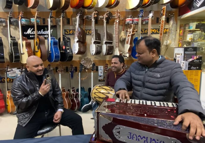 B Praak Visits Jamuna Music Store – A Musical Experience in Chandigarh